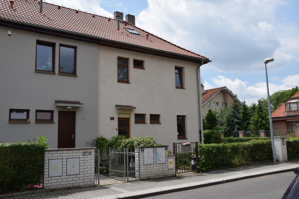 Classical House In Prague 6 Buitenkant foto